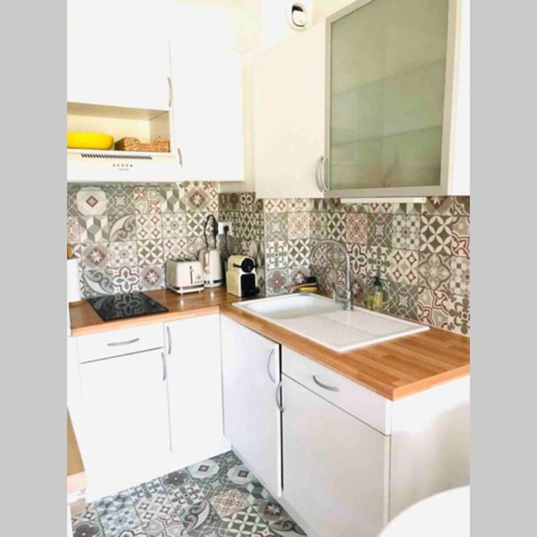 La petite Pinède Studio climatisé 400m de la plage - Studio - 7