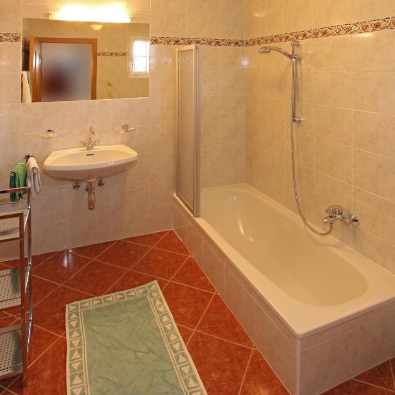 Lindenhof - Doppelzimmer - 8