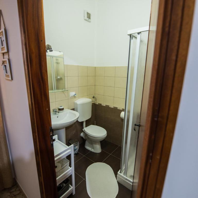Alle Vigne Affittacamere - Camera Quadrupla con Bagno Privato - 6