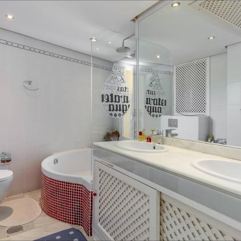 Puerto Marina 2 bedrooms apartment with panoramic sew view - Apartamento de 2 dormitorios con vistas al mar - 6