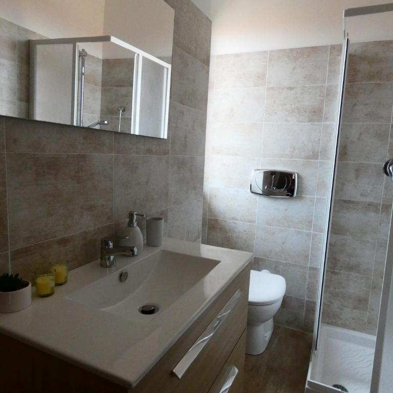 B&B MaDie - Camera Matrimoniale Deluxe (2 Adulti + 1 Bambino) - 3