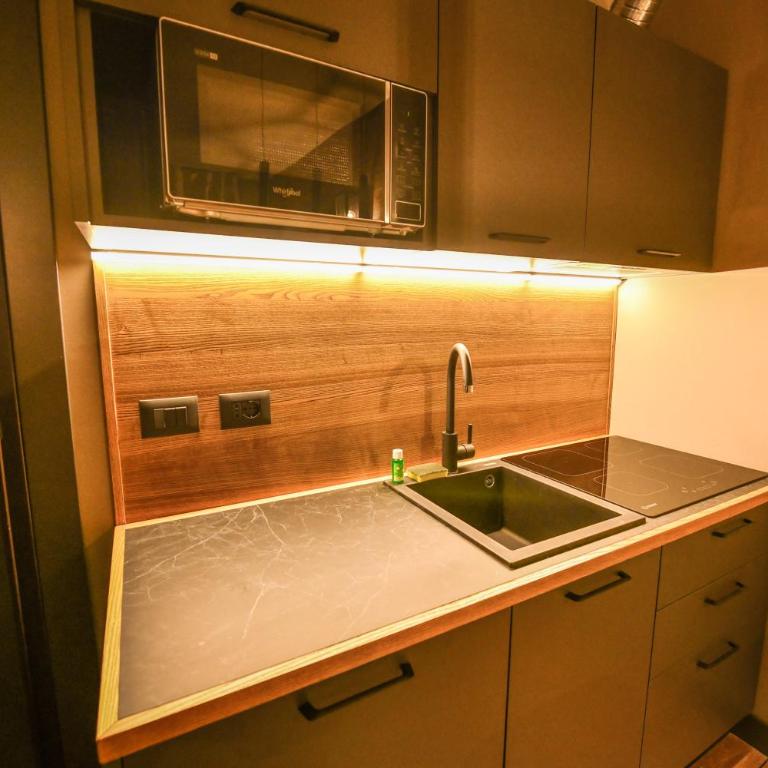 Chalet Everest - Luxury Apartments - Queen Studio - 13