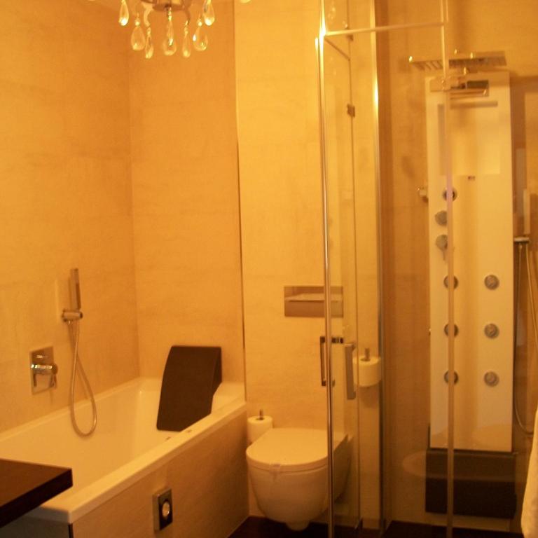 Hotel Aaritz - Suite con Balcone - 10
