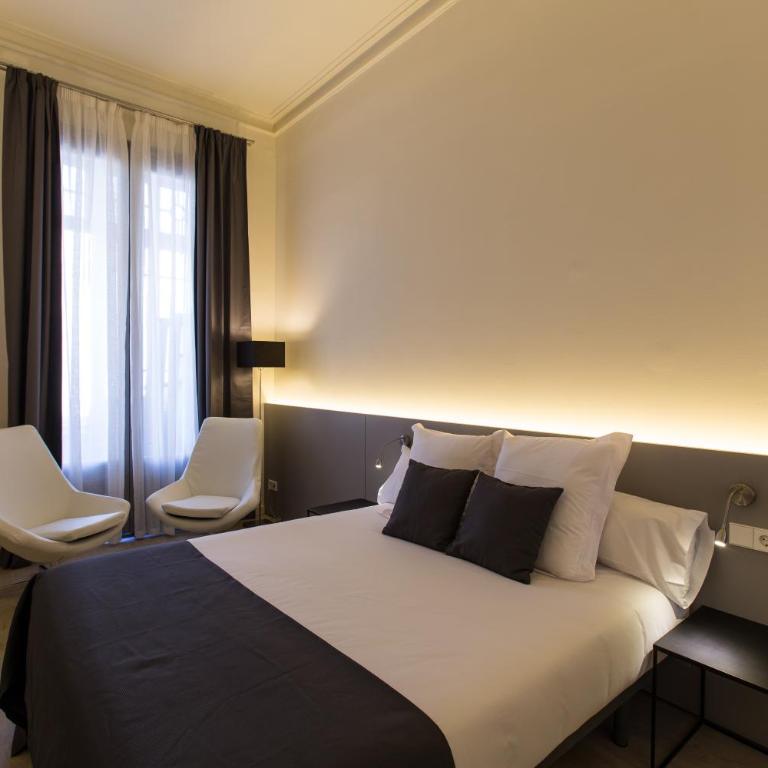 Izaila Plaza Catalunya - Double or Twin Room with Balcony - 2
