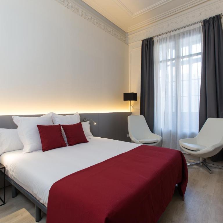 Izaila Plaza Catalunya - Double or Twin Room with Balcony - 5