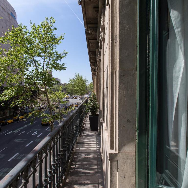 Izaila Plaza Catalunya - Double or Twin Room with Balcony and City View - 10