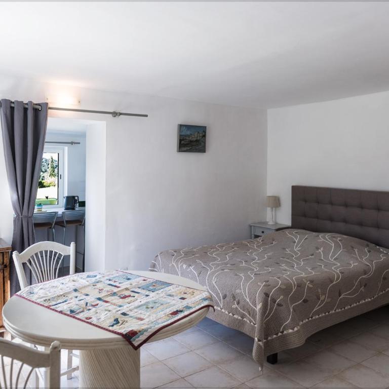 Ecuries Sainte Croix - Appartement - Rez-de-Chaussée - 1