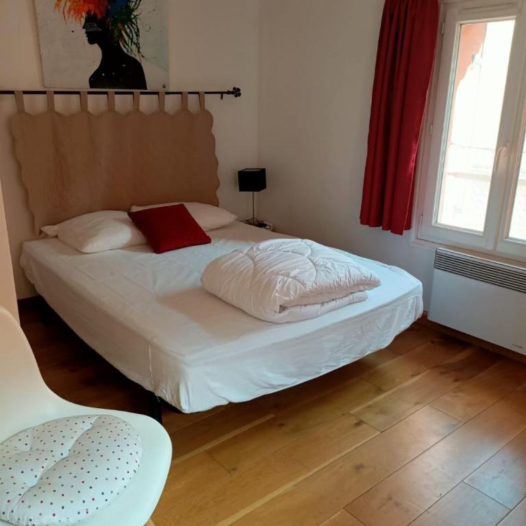 La tropezienne, Duplex 73 m2, 100 m du port, climatisation, grande terrasse - Apartment mit 3 Schlafzimmern - 8