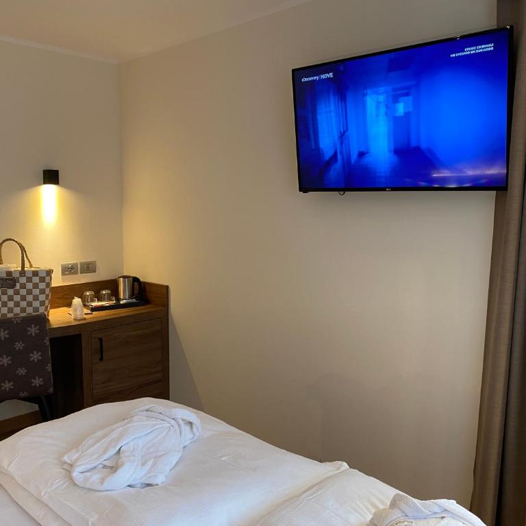 Dolomeet Boutique Hotel - Superior Double or Twin Room - 4