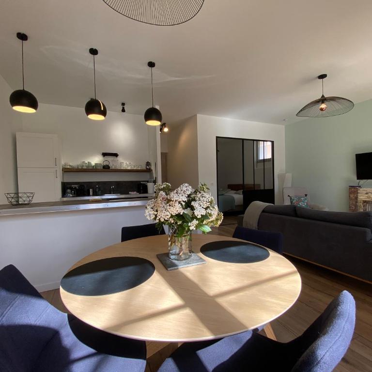 "La place du village" - Appartement - 6