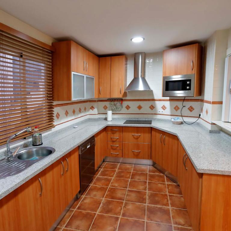 At the center & very close to the Paseo beach, with double garage, renovated and fully equipped apartment - Apartamento de 3 dormitorios - 13