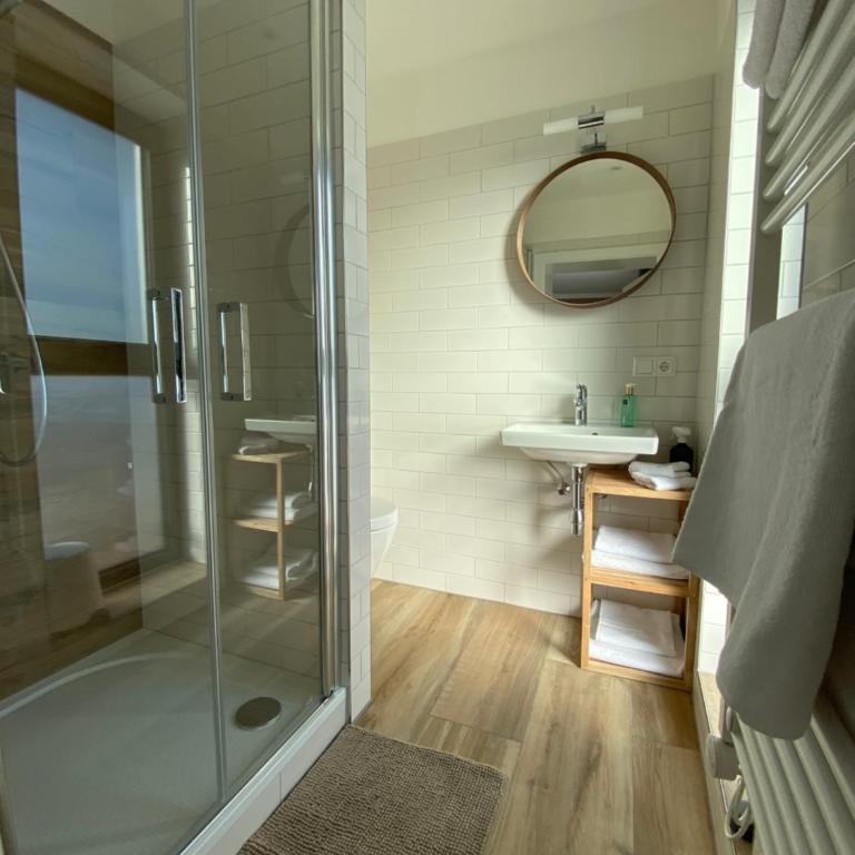 Haus Stadler - Self Check-in - Doppelzimmer mit Balkon - 2