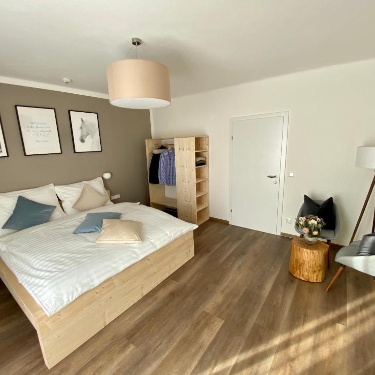 Haus Stadler - Self Check-in - Doppelzimmer mit Balkon - 1