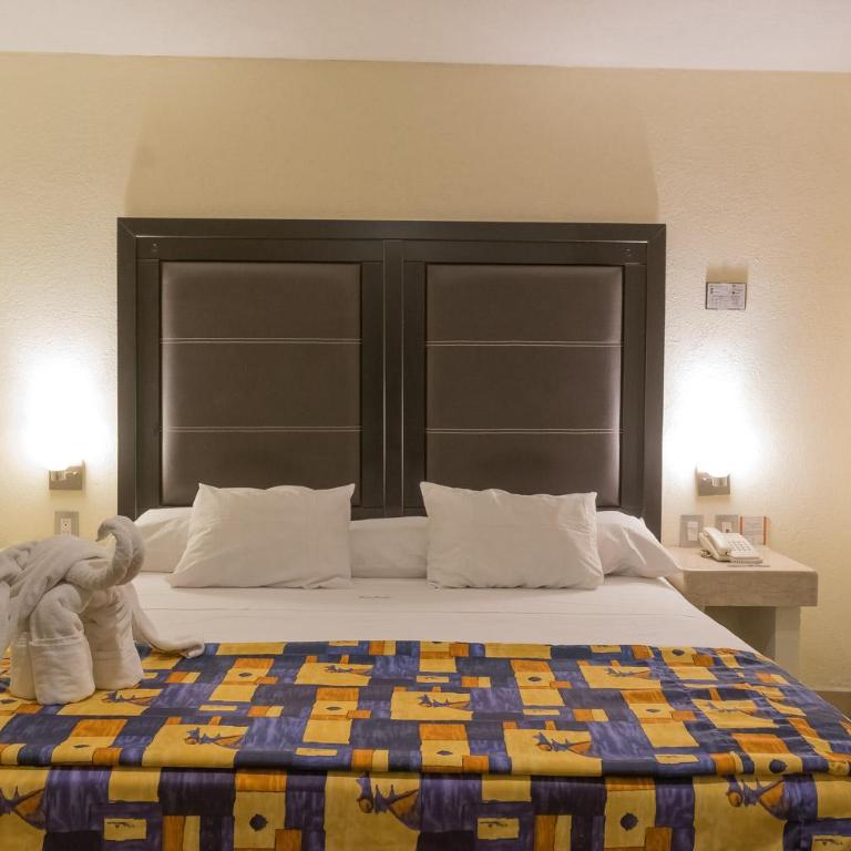 Hotel Posada Guadalupe - Habitación con cama extragrande. - 5