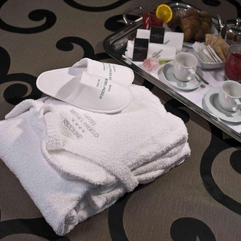 Hotel Michelangelo - Standard Double or Twin Room with Partial Sea View - 1