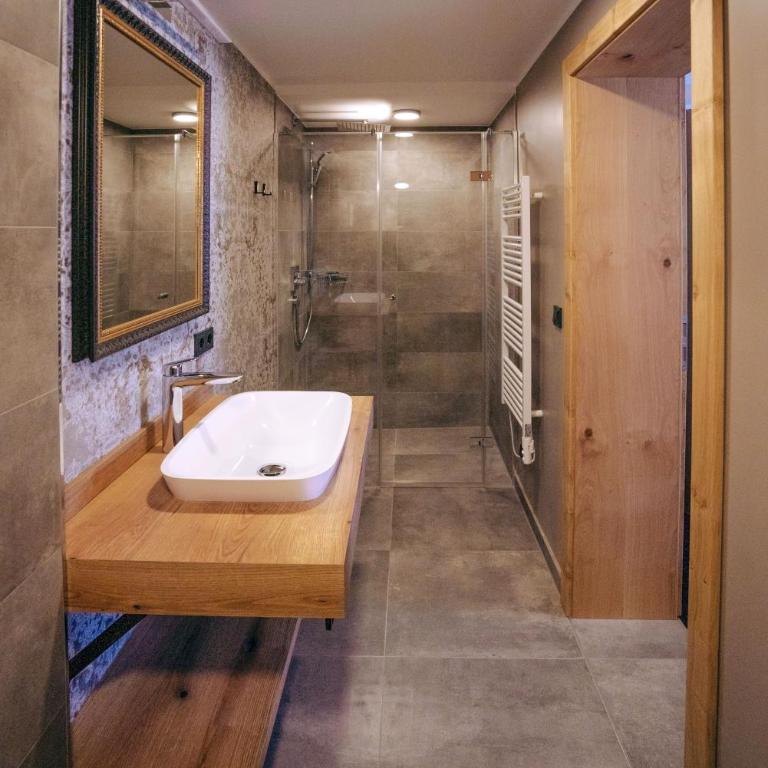 Mountainview Apartments - Deluxe Apartment - 5