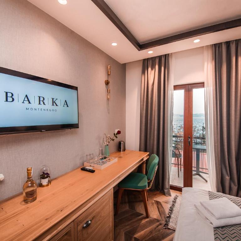 Barka B'n'B - Elegant Seaview Rooms - Deluxe Double Room with Balcony and Sea View - 5