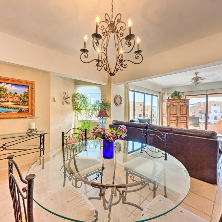Condo in Plaza Nautica < 1 Mile to The Arch! - Apartamento - 1