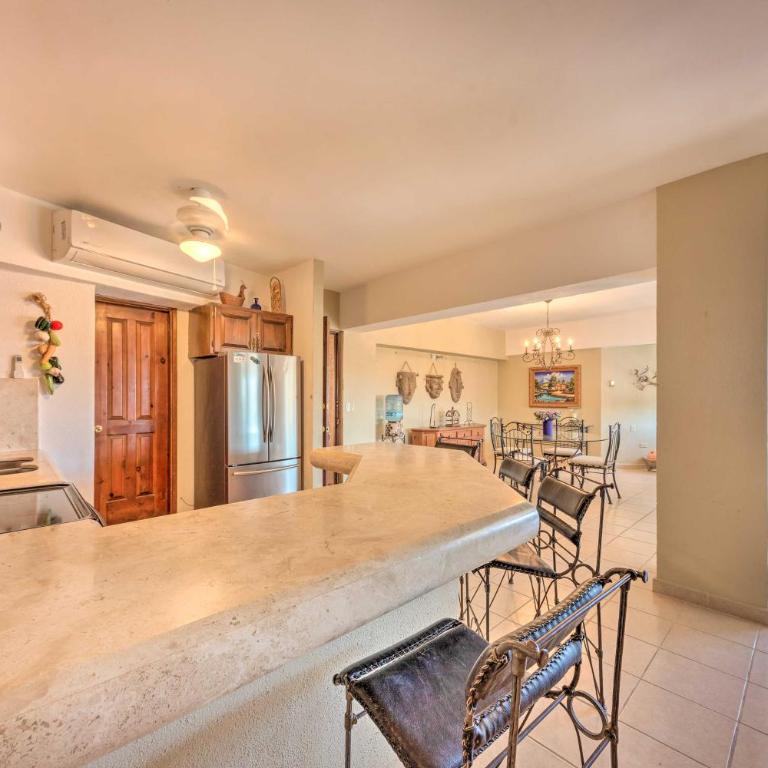 Condo in Plaza Nautica < 1 Mile to The Arch! - Apartamento - 10
