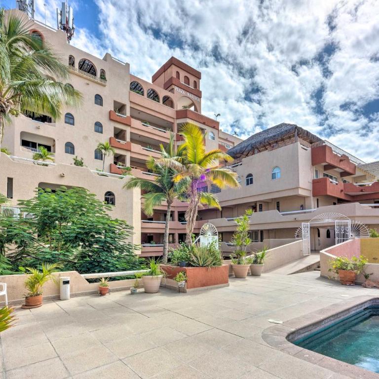Condo in Plaza Nautica < 1 Mile to The Arch! - Apartamento - 32