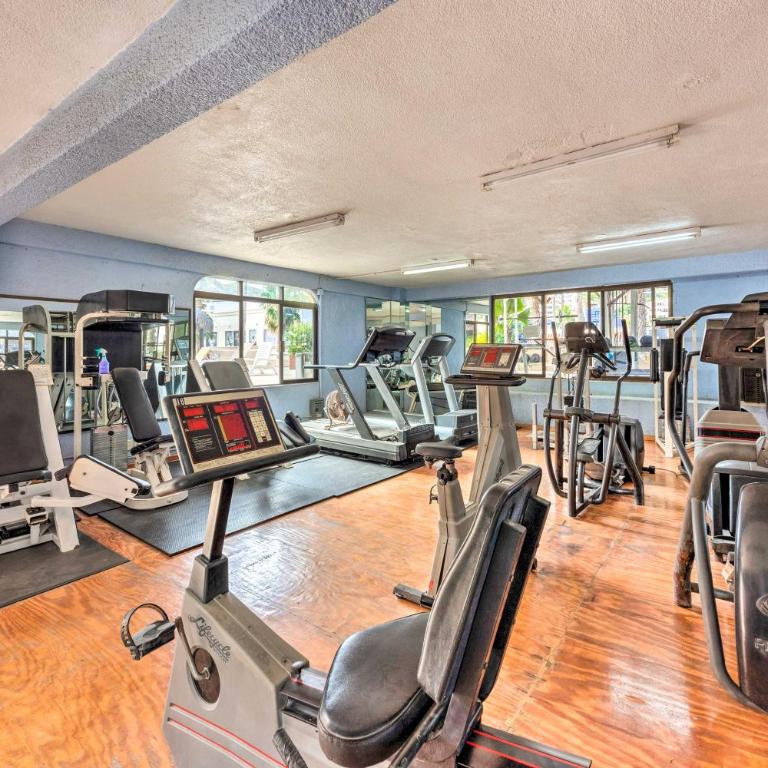 Condo in Plaza Nautica < 1 Mile to The Arch! - Apartamento - 36