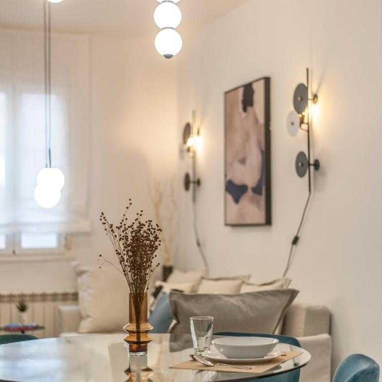 Atocha VI - Elegancia Urbana en una Ubicación Privilegiada - Two-Bedroom Apartment - 9