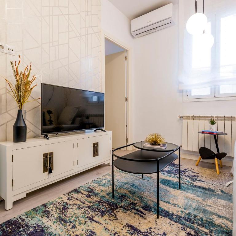 Atocha VI - Elegancia Urbana en una Ubicación Privilegiada - Two-Bedroom Apartment - 6