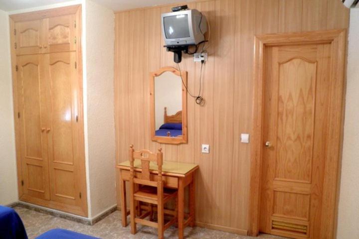 Hostal Delfin Verde - Habitación Doble - 2 camas - 6