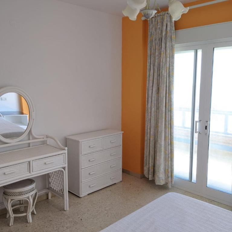Estepona primera línea de playa, apartamento 2-4 personas - Apartamento con vistas al mar - 11