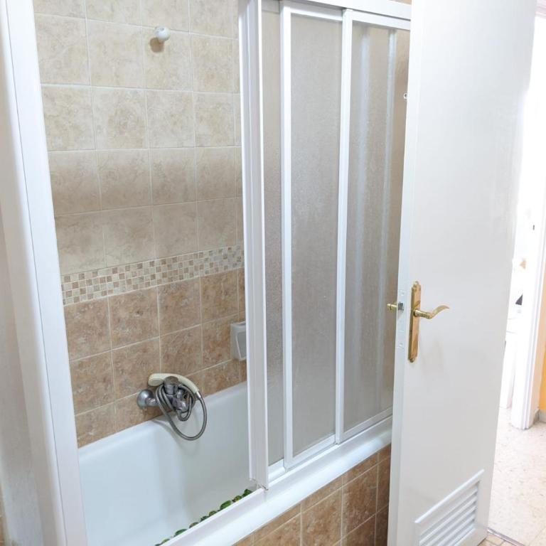 Estepona primera línea de playa, apartamento 2-4 personas - Apartamento con vistas al mar - 21
