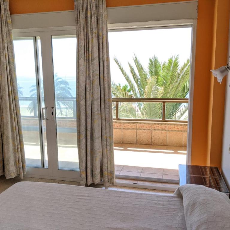 Estepona primera línea de playa, apartamento 2-4 personas - Apartamento con vistas al mar - 12