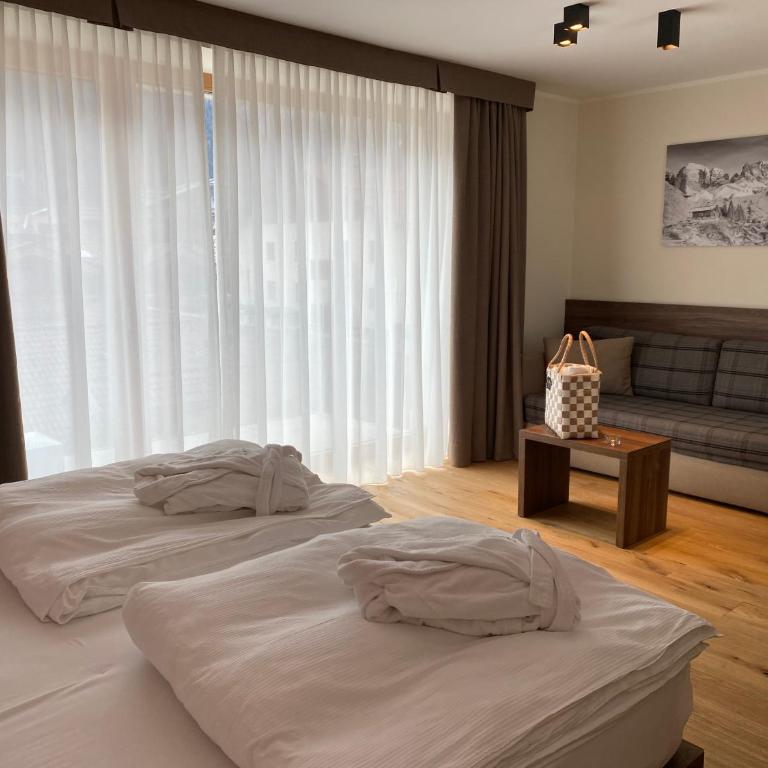 Dolomeet Boutique Hotel - Junior Suite with Balcony - 14