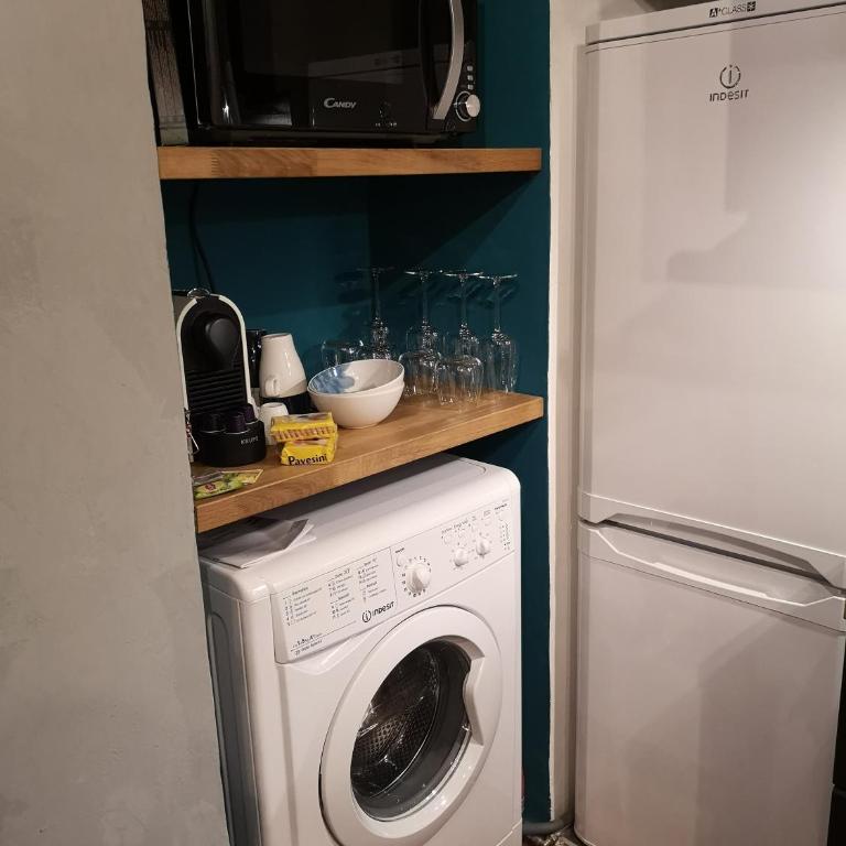 Floorplan B - 28 - Studio Apartment - 13