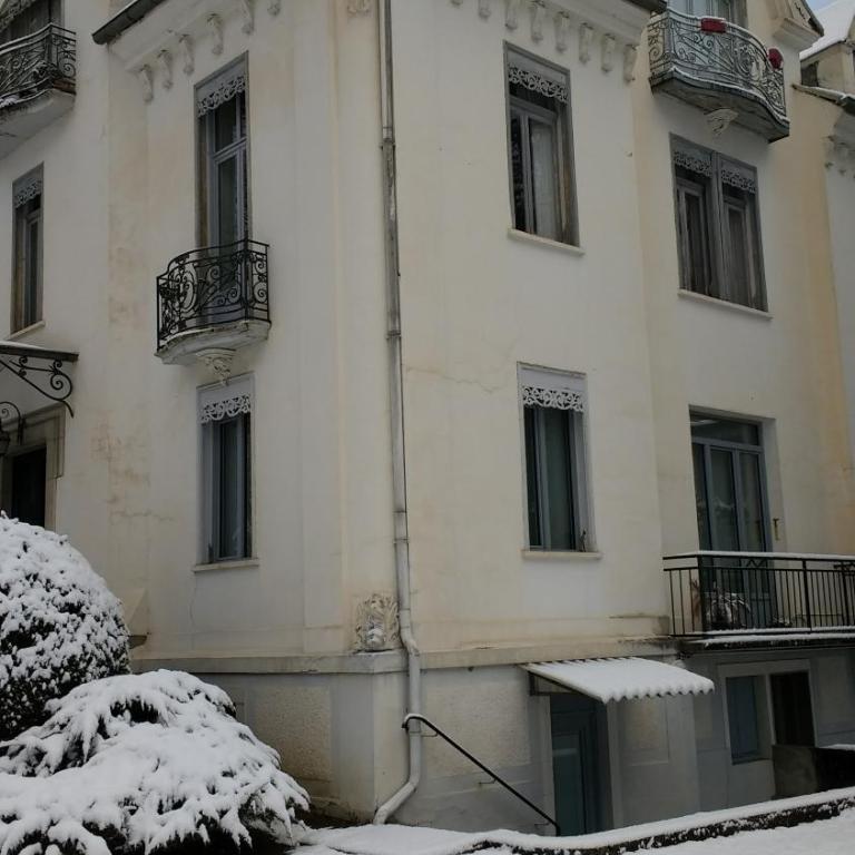 Appartement T4 - Centre de Luchon - 6 pers - Ski - Randonnée - Cure - Apartment mit Blick auf die Berge - 25