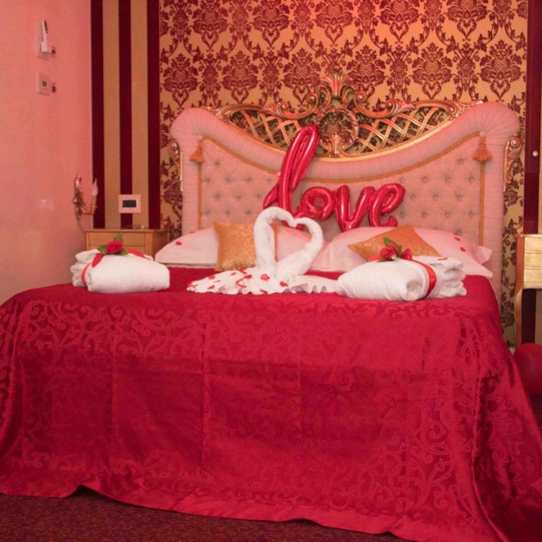 Erossuite GuestHouse - Zimmer mit Queensize-Bett und Whirlpool-Badewanne - 23