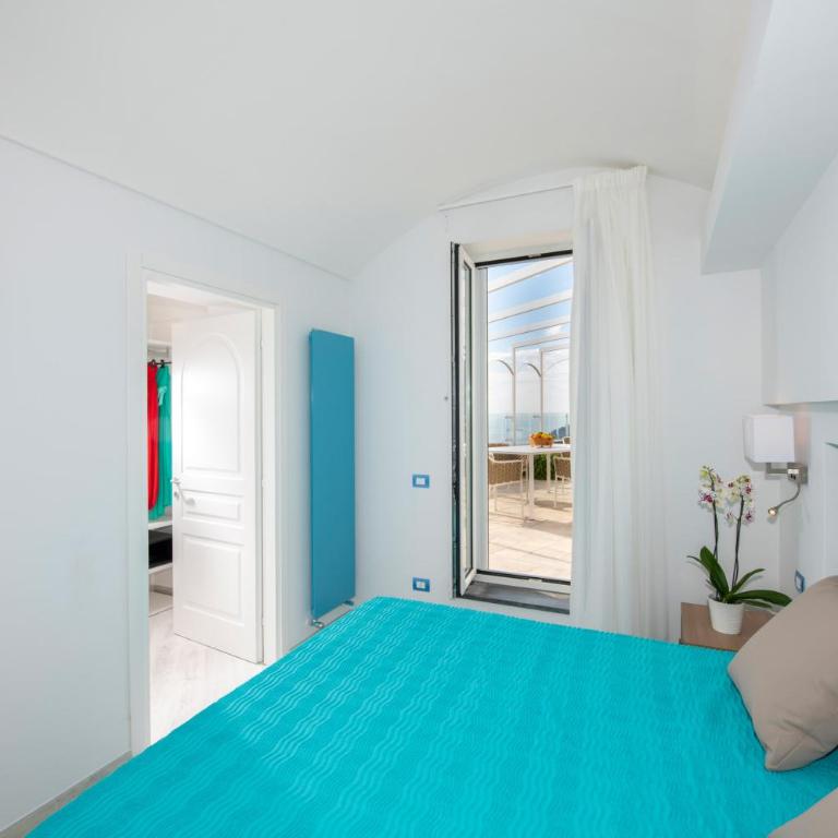 VILLA LA TAGLIATA spectacular jacuzzi tub amazing view and private parking garage - Two-Bedroom House - 36