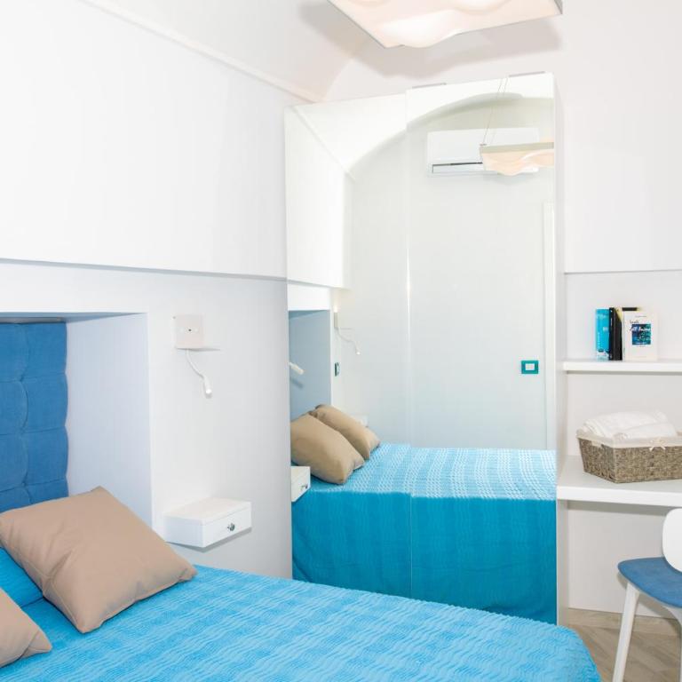 VILLA LA TAGLIATA spectacular jacuzzi tub amazing view and private parking garage - Two-Bedroom House - 35