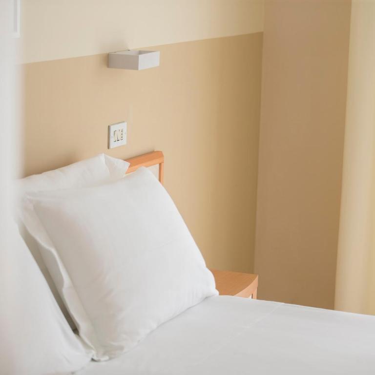 Hotel La Residenza - Double or Twin Room with Side Sea View - 5