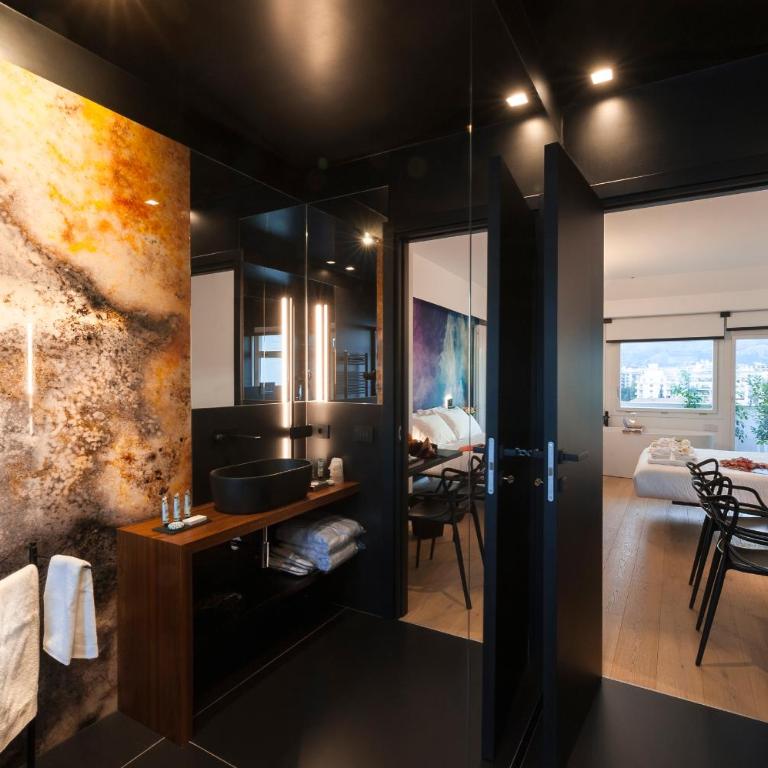 Miceli Exclusive Suite - Queen Room with Spa Bath - 11