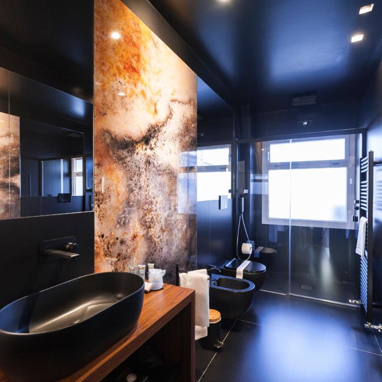 Miceli Exclusive Suite - Queen Room with Spa Bath - 12