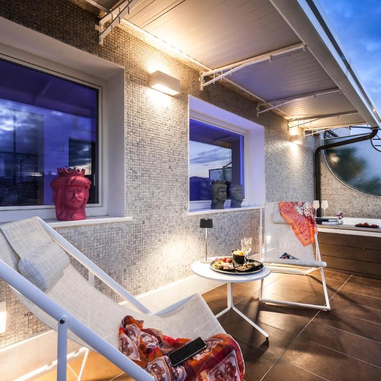 Miceli Exclusive Suite - Queen Room with Spa Bath - 14