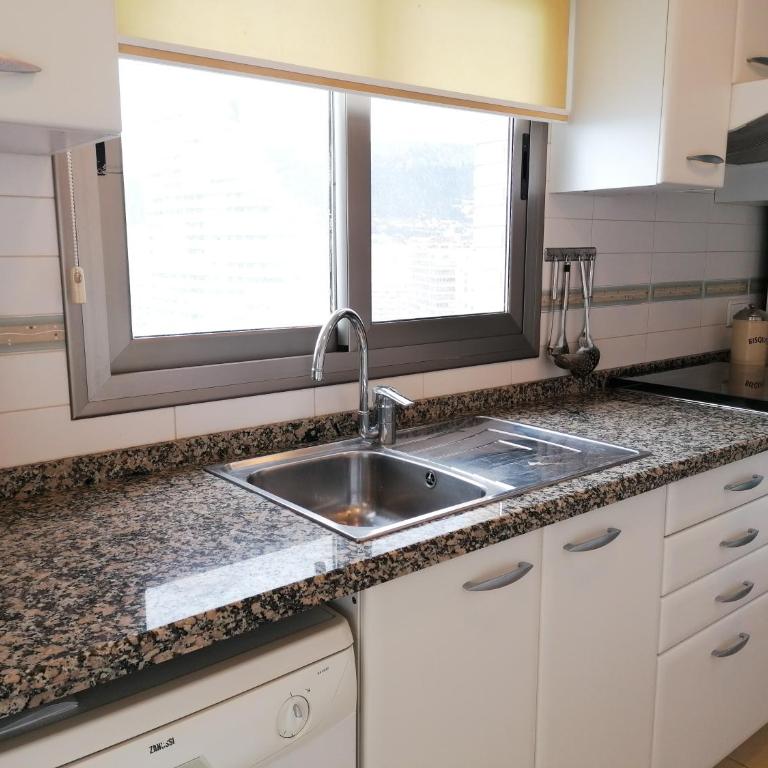 EDIFICIO BAHÍA DEL SOL - Apartamento de 2 dormitorios - 60