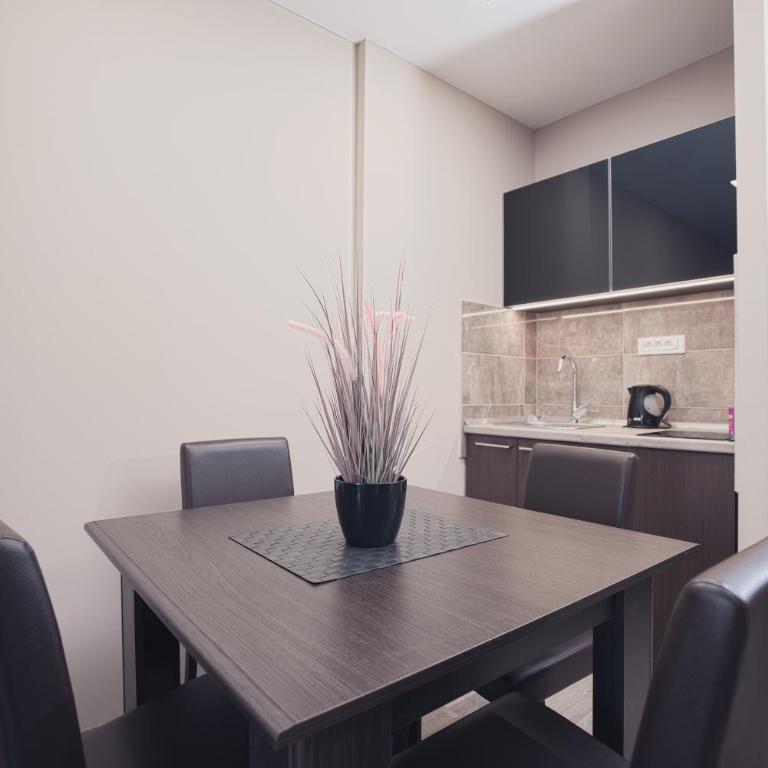 Belvedere Hills Luxury Apartments and Spa - One-Bedroom Apartment - 11