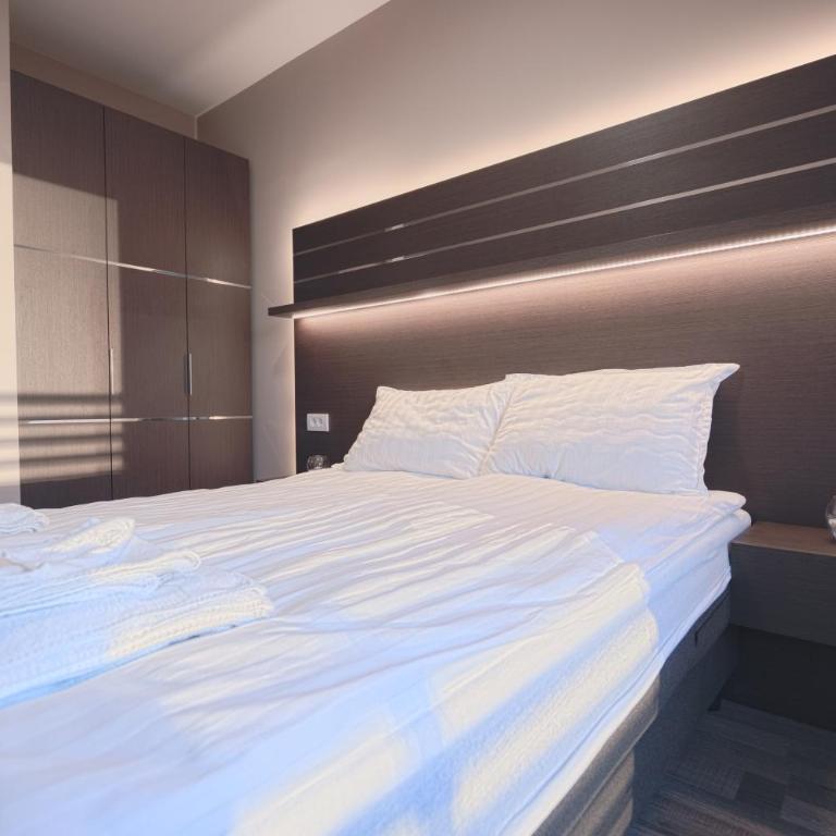 Belvedere Hills Luxury Apartments and Spa - One-Bedroom Apartment - 14