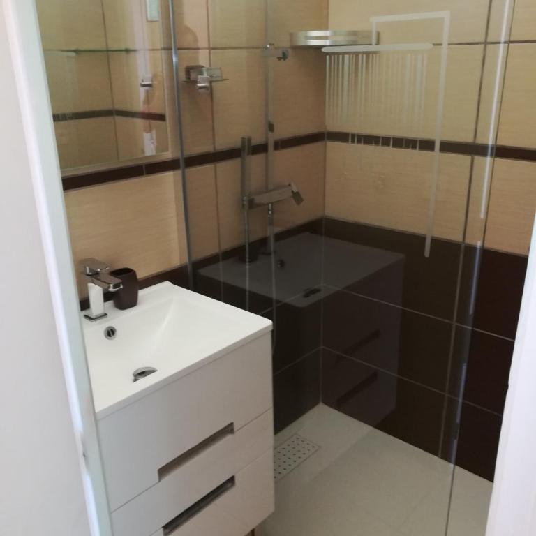 Appartement classé 3 étoiles au 1er étage d'une maison avec jardin dans un quartier calme - Appartement avec Terrasse - 9