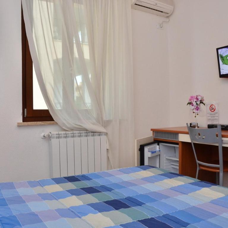 Domo - Guest-House Il Nespolo Fiorito - Double Room with Private External Bathroom - 3