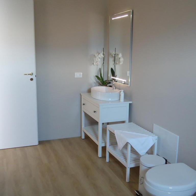 B&B Be Home - Deluxe Double Room with Balcony - 2