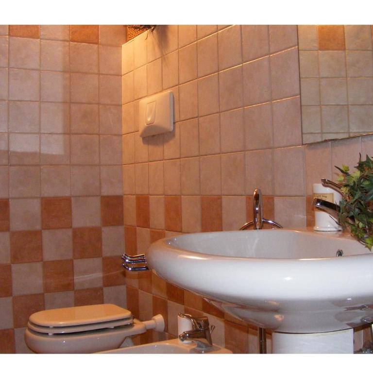 B&B Borgo Re Teodorico - Double Room with Private External Bathroom - 5