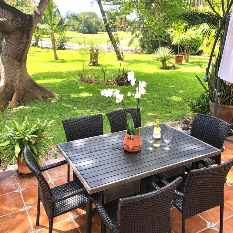 Casa Mi Tesoro Vacation Rooms - Deluxe Double Room with Shower - 9