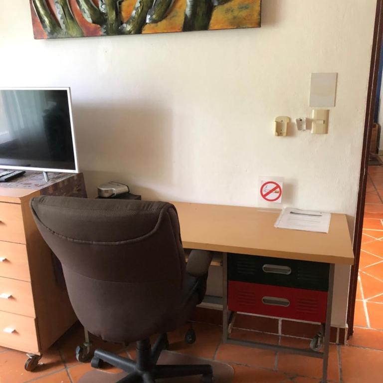 Casa Mi Tesoro Vacation Rooms - Deluxe Double Room with Shower - 7